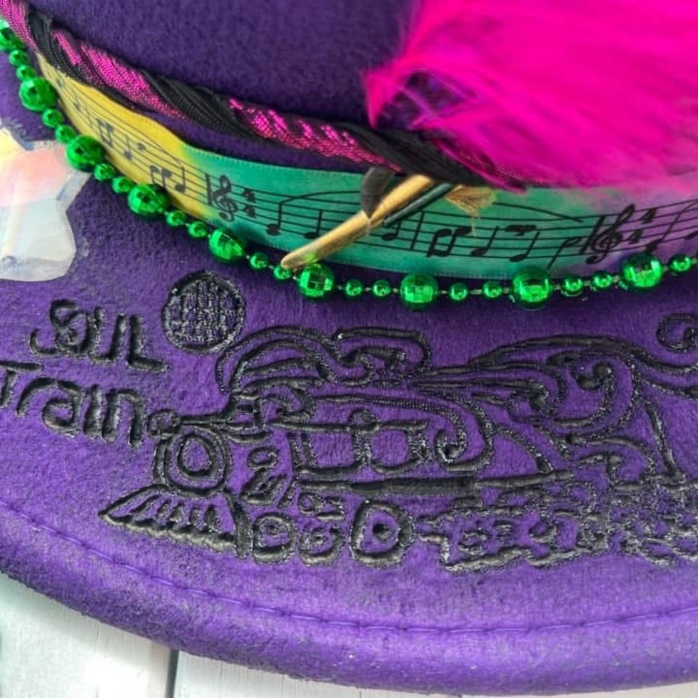 Sun catcher, Mardi Gras, Festive James Brown hat ❤️☀️ - Picture 7 of 12
